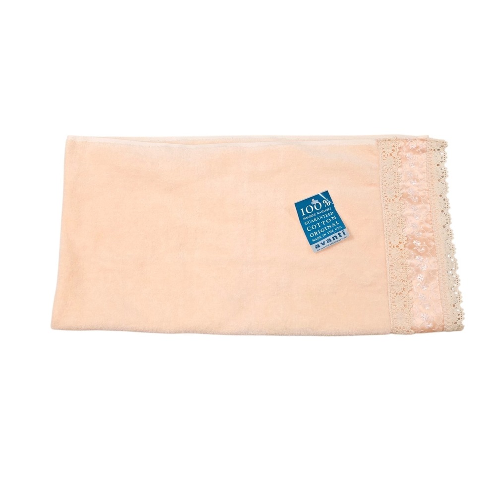Vintage Avanti Peachy Pink 100% Cotton Lace Trim Cottagecore 1978 Small Towel